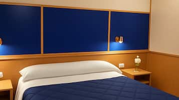 Quadruple Room | Desk, free WiFi, bed sheets