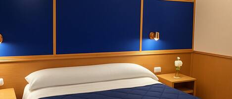 Chambre Quadruple | Bureau, Wi-Fi gratuit, draps fournis