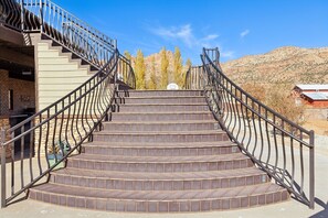 Property grounds - Zion Cliff Lodge (Hildale)