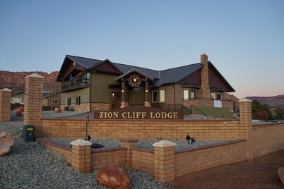 Zion Cliff Lodge