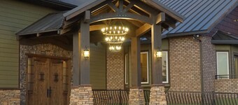 Zion Cliff Lodge
