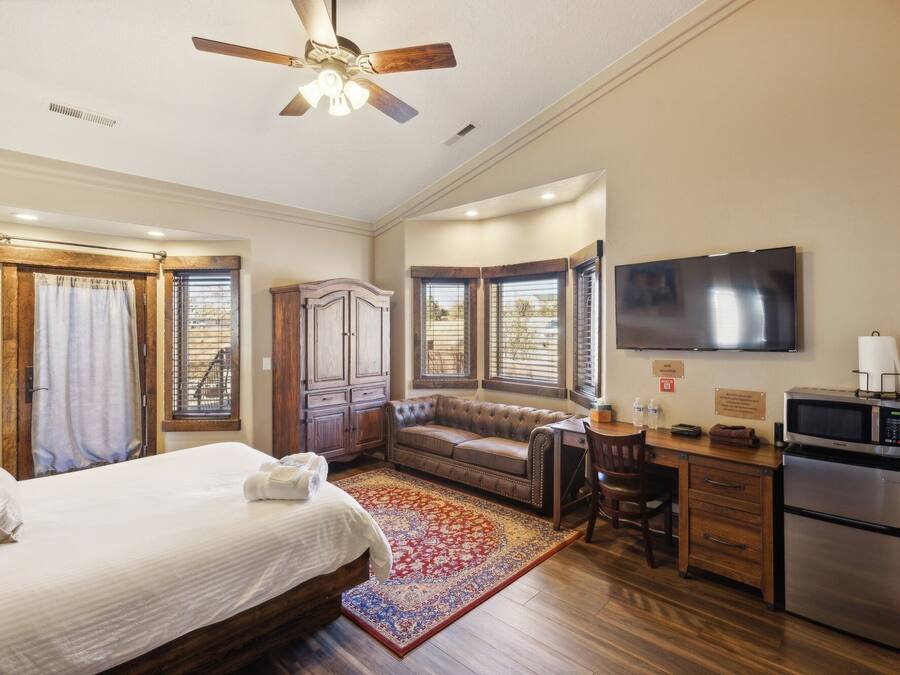 Studio | Egyptian cotton sheets, premium bedding, down comforters, pillowtop beds