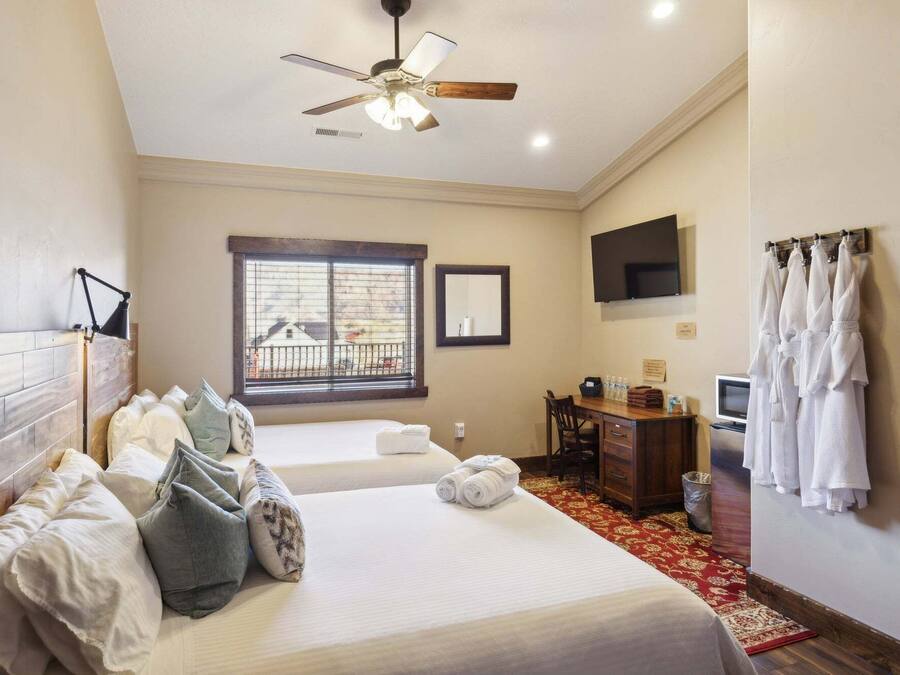 Room, 1 Bedroom | Egyptian cotton sheets, premium bedding, down comforters, pillowtop beds