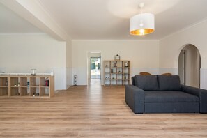 Lobby - Charming Villa w / pool & Soccer field @ 30min Lisbon (Palmela)