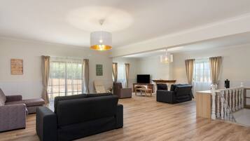 Smart TV, fireplace, table football, ping pong