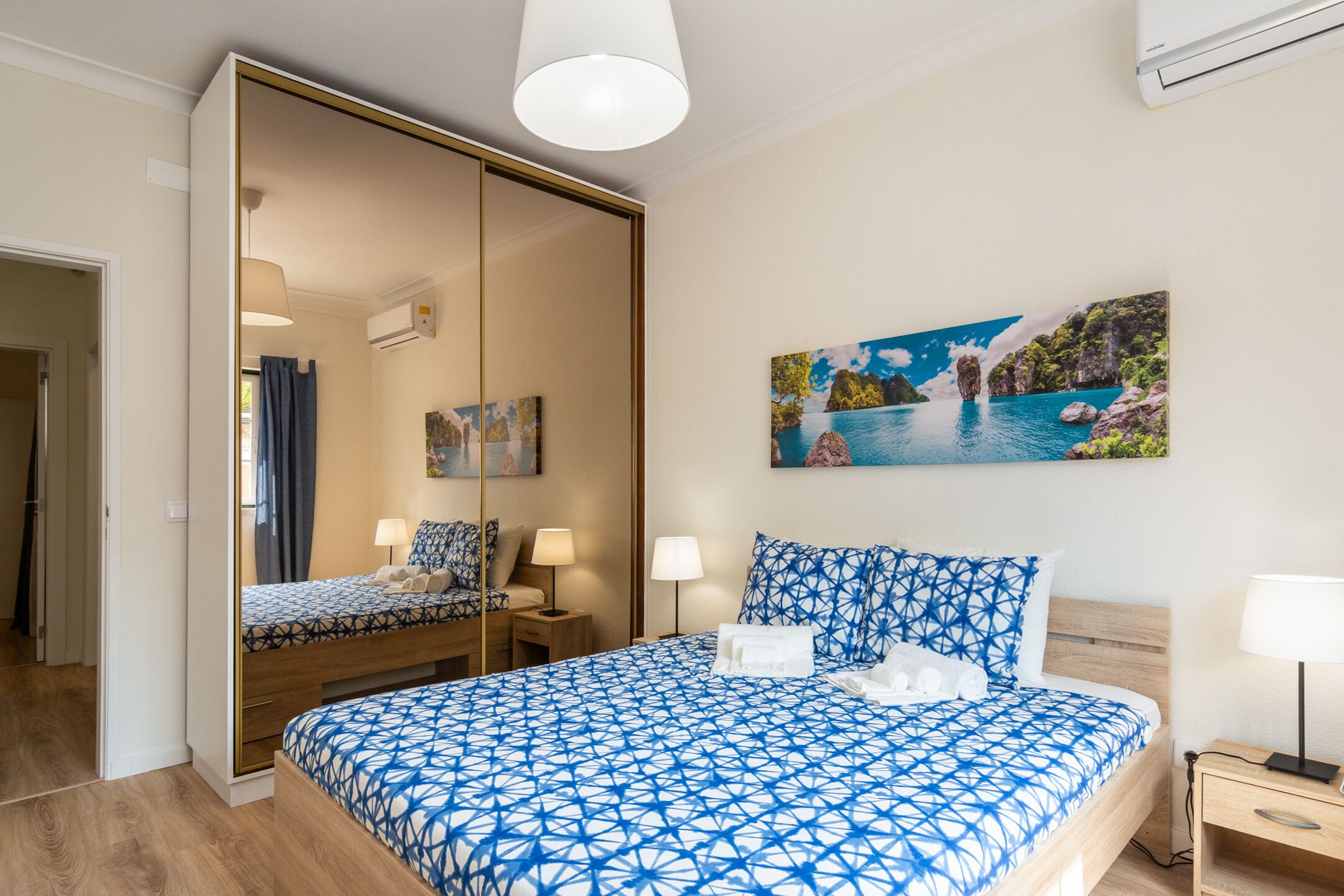 10 chambres, fer et planche à repasser, Wi-Fi, draps fournis