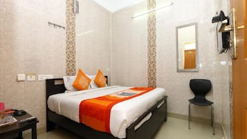 1 bedroom, Egyptian cotton sheets, premium bedding, down duvets