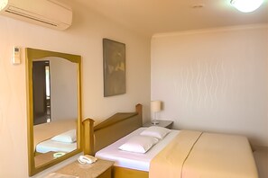 Kamar Standar | Meja kerja, Wi-Fi gratis, dan seprai linen