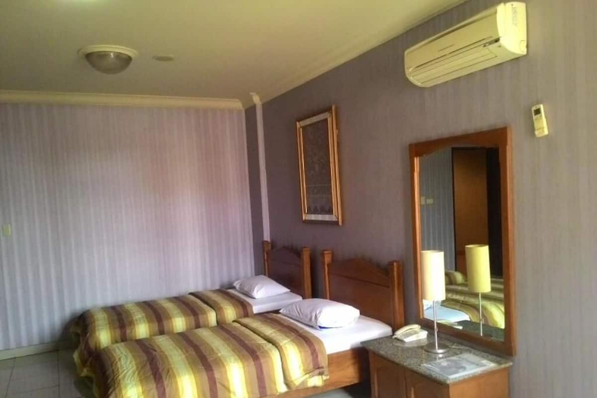 Desk, free WiFi, bed sheets