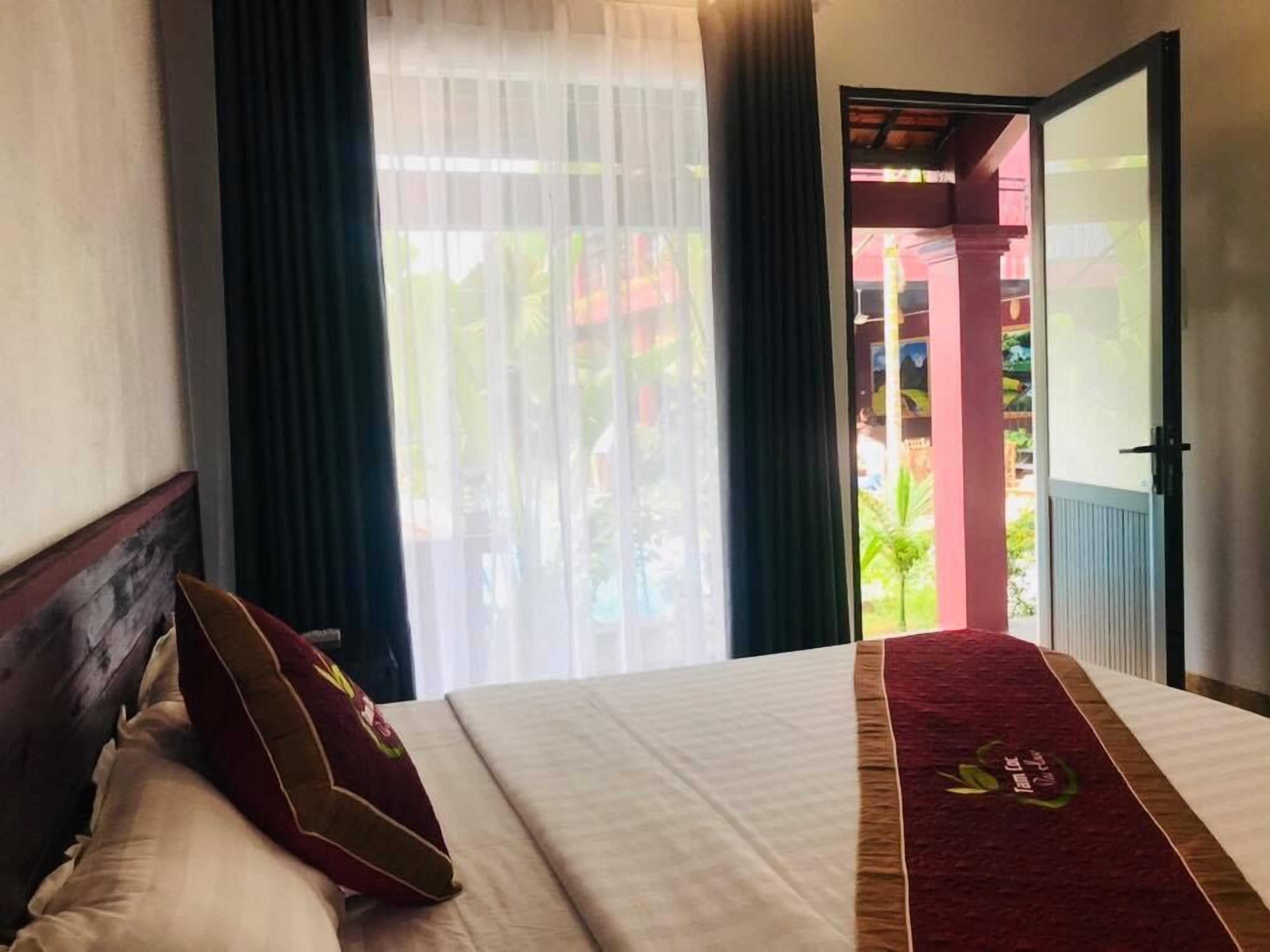 Double Room, Private Bathroom, Pool View | Hypo-allergenic bedding, minibar, desk, blackout drapes