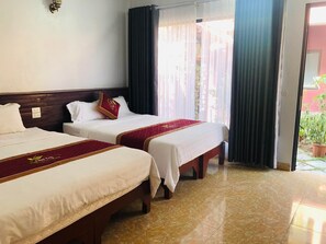 Ropa de cama hipoalergénica, minibar, escritorio y cortinas blackout 