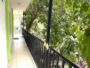 Phòng 4 Tiêu chuẩn | Quang cảnh ban công