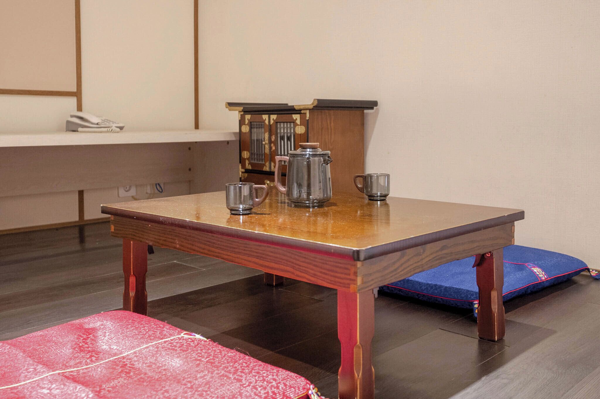 Traditional-Zimmer, Nichtraucher, Stadtblick (Suite) | Essbereich im Zimmer