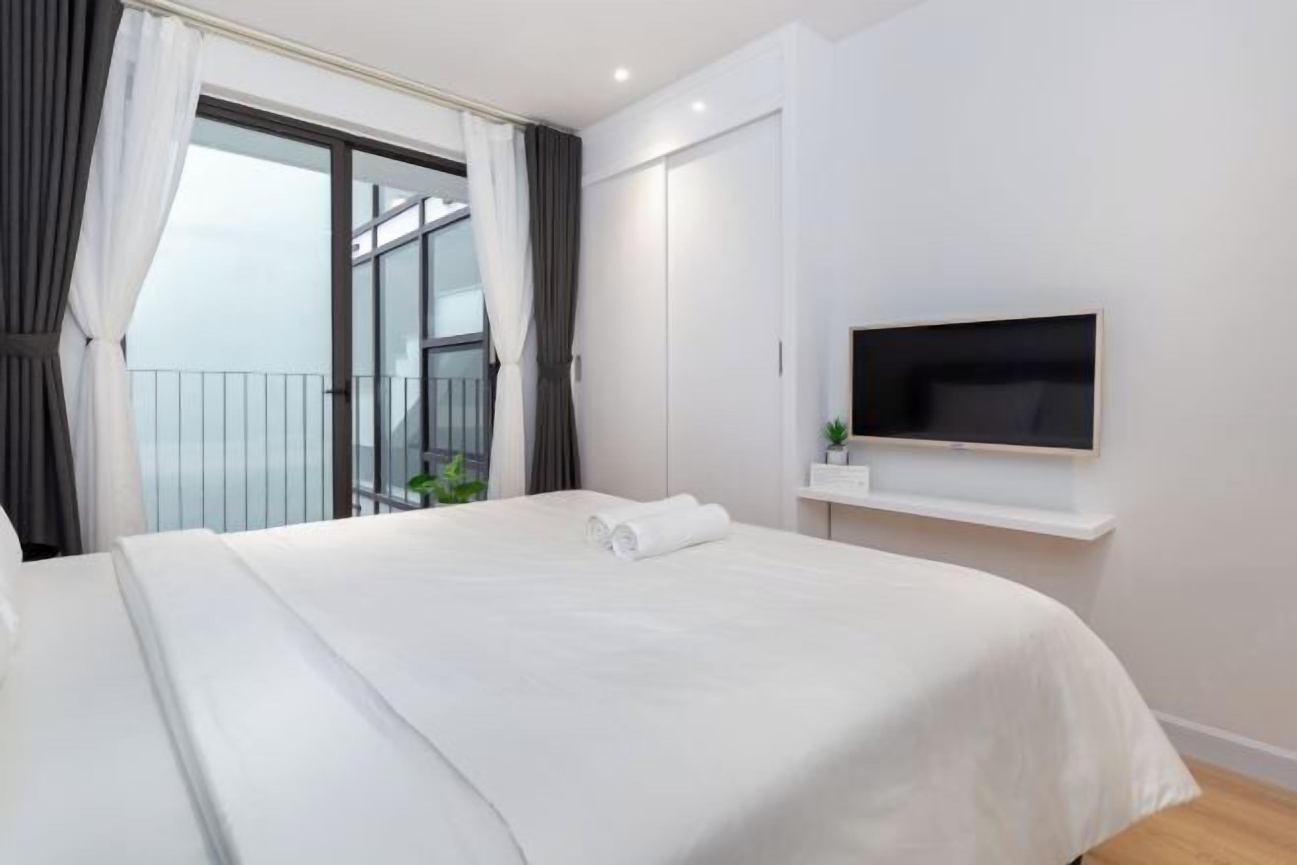 Bureau, espace de travail pour ordinateur portable