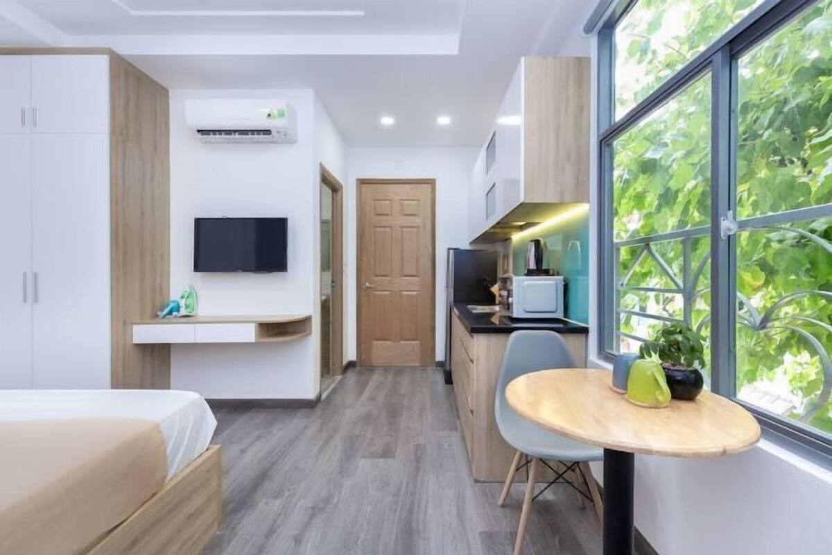 Desk, laptop workspace, iron/ironing board, free WiFi