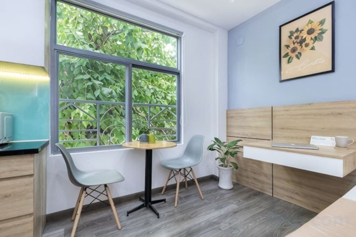 Classic Apartment, 1 Queen Bed, Non Smoking, Kitchenette