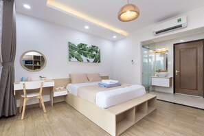 Classic Studio | Living area | LCD TV, fireplace