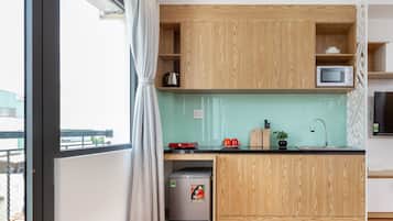 Standard-Studio | Eigene Küche | Kühlschrank, Mikrowelle, Herdplatte, Wasserkocher