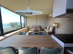 Zimmer | Wohnbereich | Flachbildfernseher