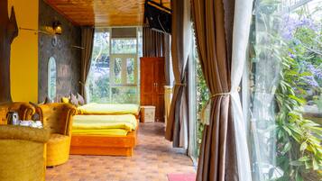 Bungalow, Lake View (3 Queen Beds) | Premium bedding, minibar, individually decorated, individually furnished