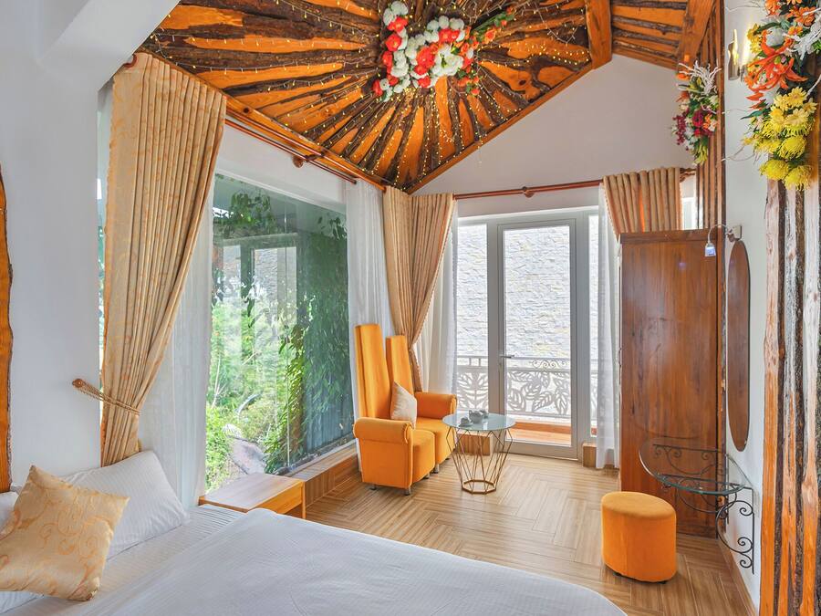 Tweepersoonskamer, 2 queensize bedden, uitzicht op tuin | Luxe beddengoed, een minibar, individueel gedecoreerd