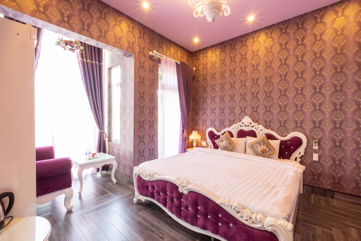 Deluxe Double Room, 1 Bedroom, Bathtub, Garden View | 1 bedroom, premium bedding, minibar, individually decorated