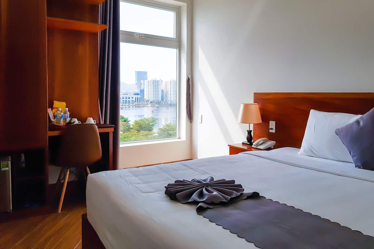 Camera Superior con letto matrimoniale o 2 letti singoli | Vista lago