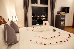 Premium Double Room, Sauna | Minibar, desk, laptop workspace, blackout drapes - Thanh Van Hotel (Quy Nhon)