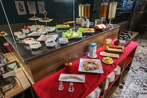 Daily buffet breakfast for a fee