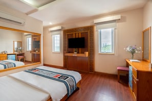 Deluxe Double Room - Anh Dao Hotel (Ho Chi Minh City)