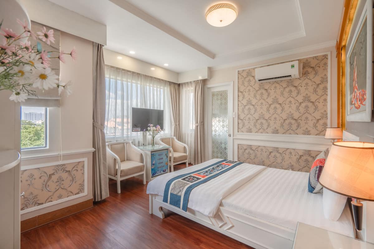 Kamar Double Mewah | Minibar, meja kerja, ruang kerja ramah laptop, dan kedap suara