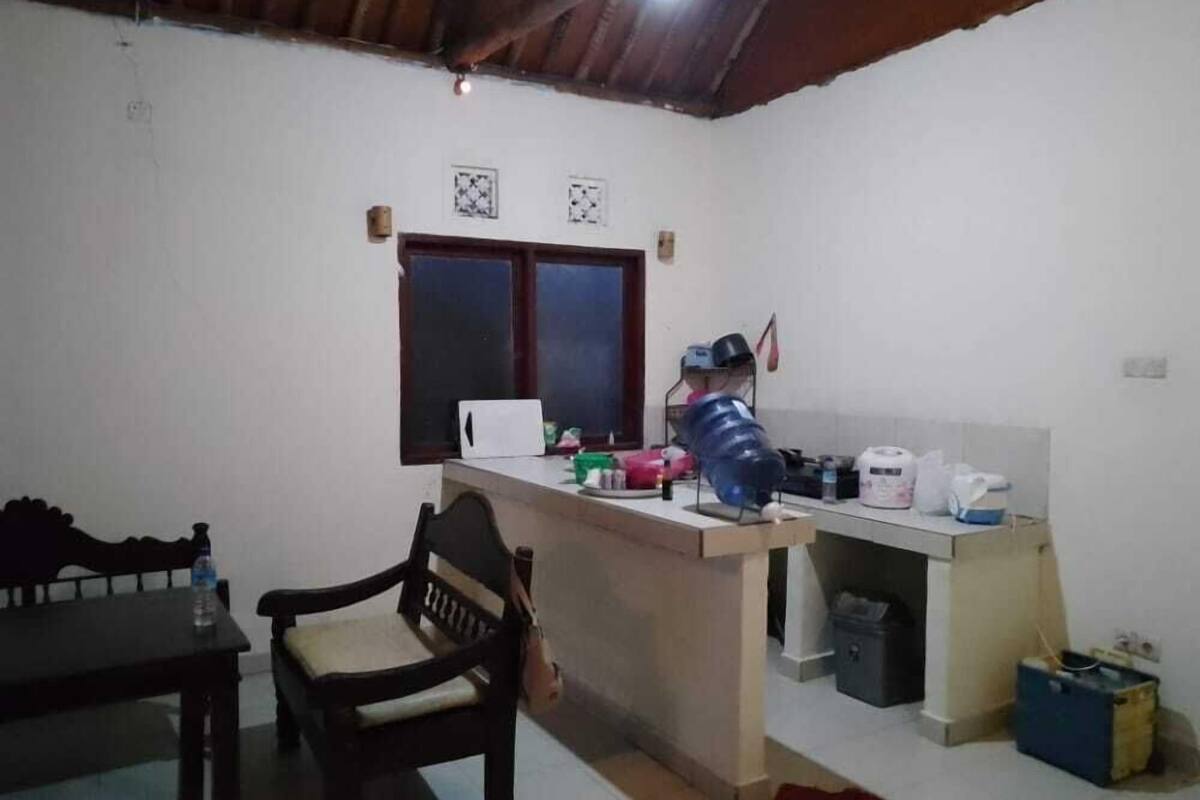 Tủ lạnh, máy rửa bát, nồi cơm, dụng cụ nấu nướng/bát dĩa/dao nĩa 
