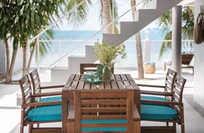 Sam-kah Karibu Beach House | Terrasse/patio