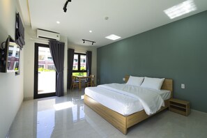 1 bedroom, premium bedding, down duvets, Tempur-Pedic beds - Vin Apartment (Da Nang)