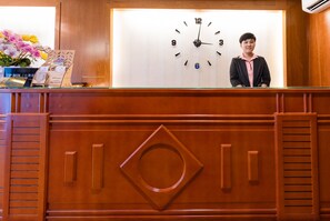 Reception - Nhu Y 2 Hotel (Ho Chi Minh City)