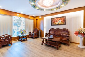 Reception - Nhu Y 2 Hotel (Ho Chi Minh City)