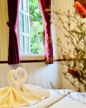 Minibar, soundproofing, free WiFi, bed sheets - Nhu Y 2 Hotel (Ho Chi Minh City)