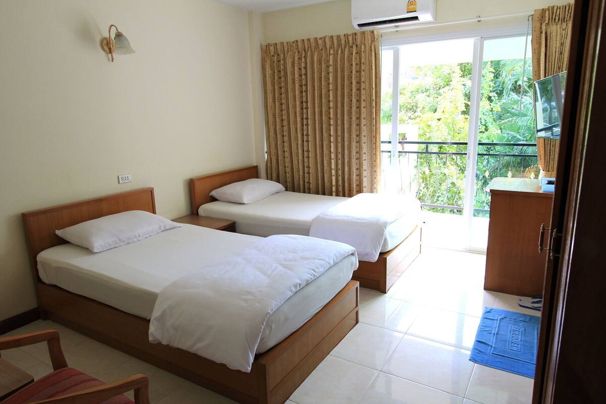 Basic Twin Room