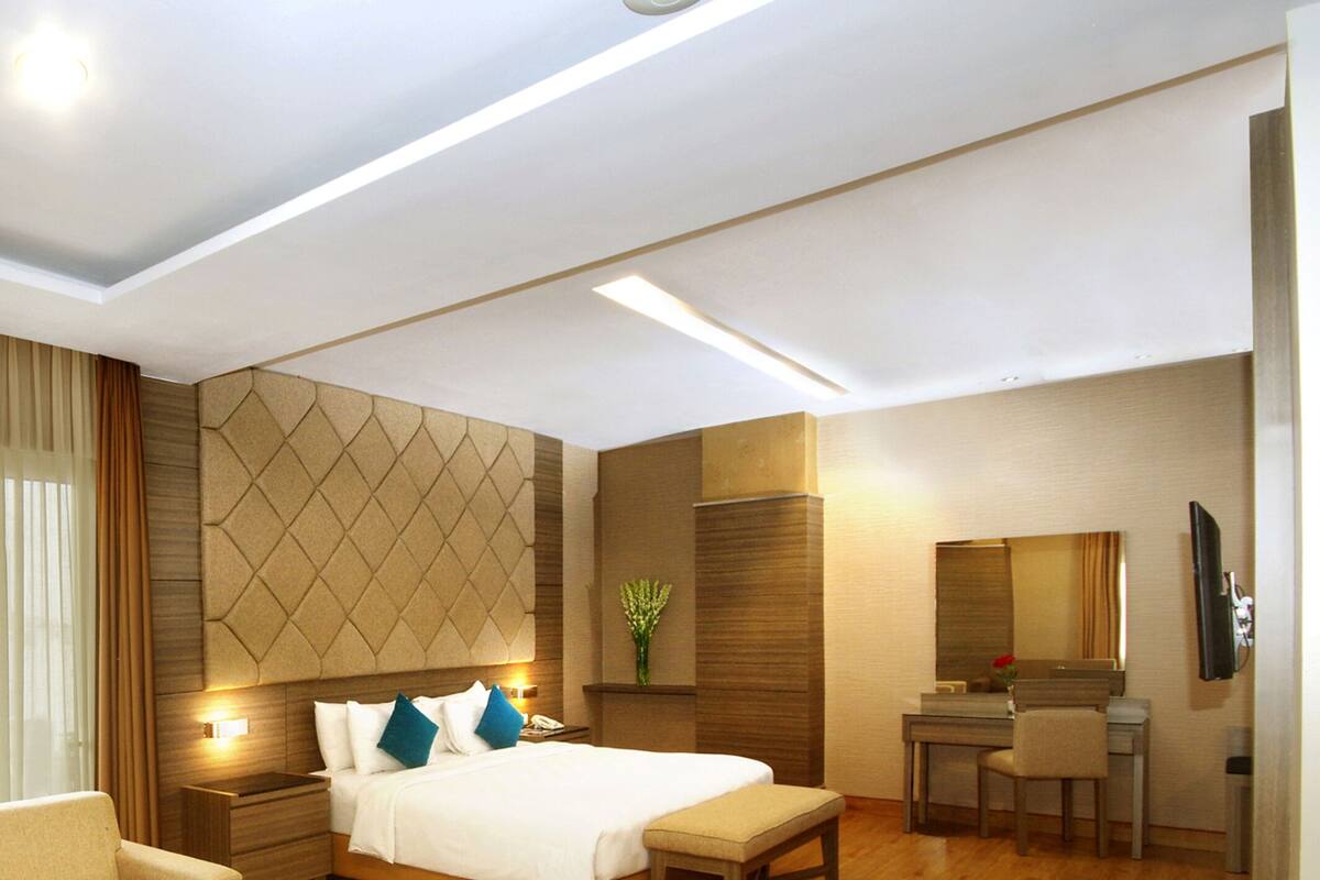 ห้องสวีท (Room) | โต๊ะทำงาน, พื้นที่ทำงานแบบใช้แล็ปท็อป, ผ้าม่านกันแสง, ห้อง เก็บเสียง