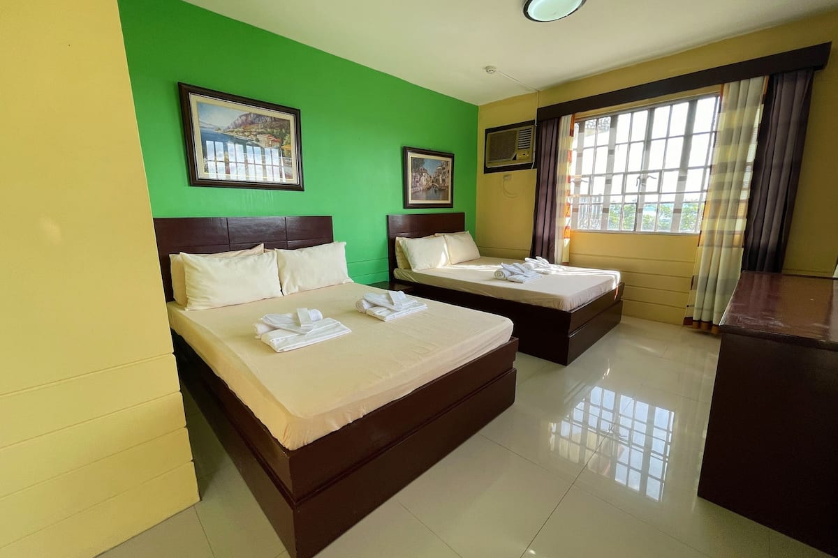 Deluxe Room | 1 bedroom, iron/ironing board