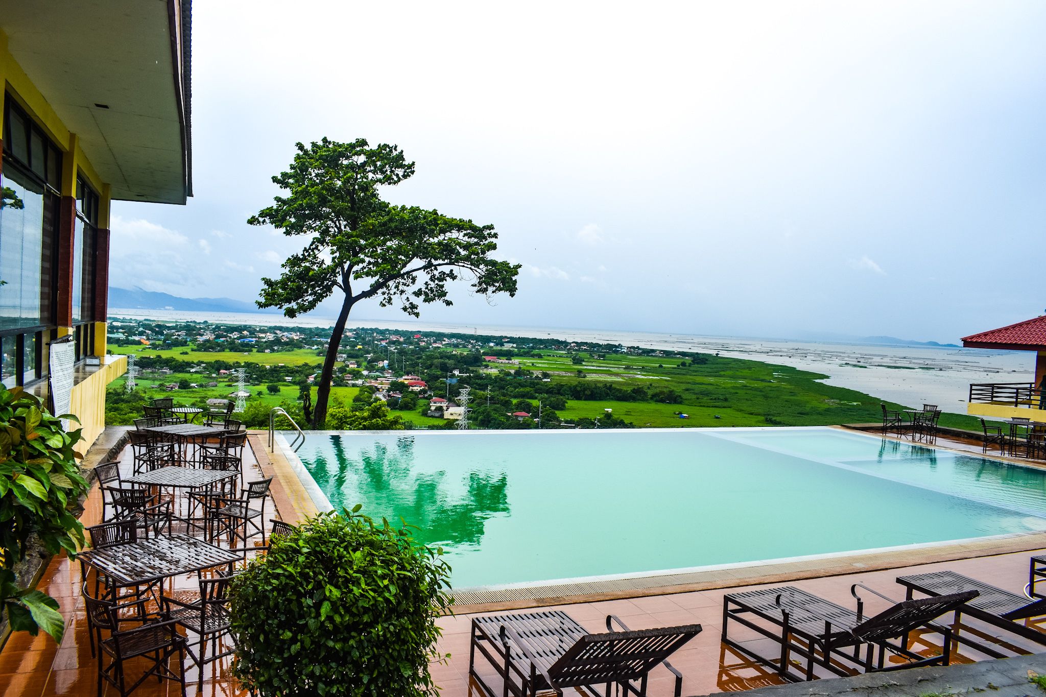 2 개의 야외 수영장, 인피니티 풀