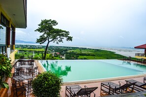 2 outdoor pools, an infinity pool - Punta de Fabian powered by Cocotel (Baras)