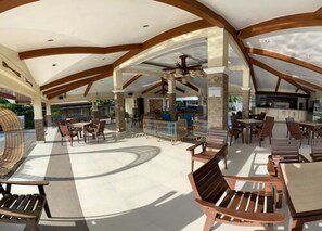 Frühstück, Mittagessen, Abendessen, lokale Küche 