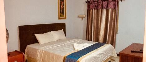 In-room safe, free WiFi