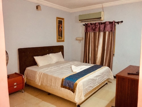 Golden Home Inn Hotel & Suites