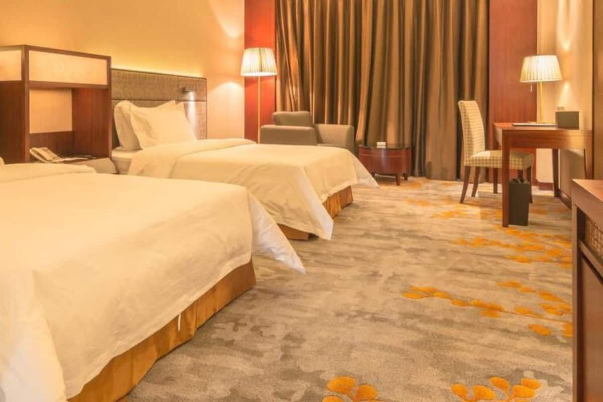 Business Twin Room | 1 bedroom, desk, blackout curtains, free WiFi