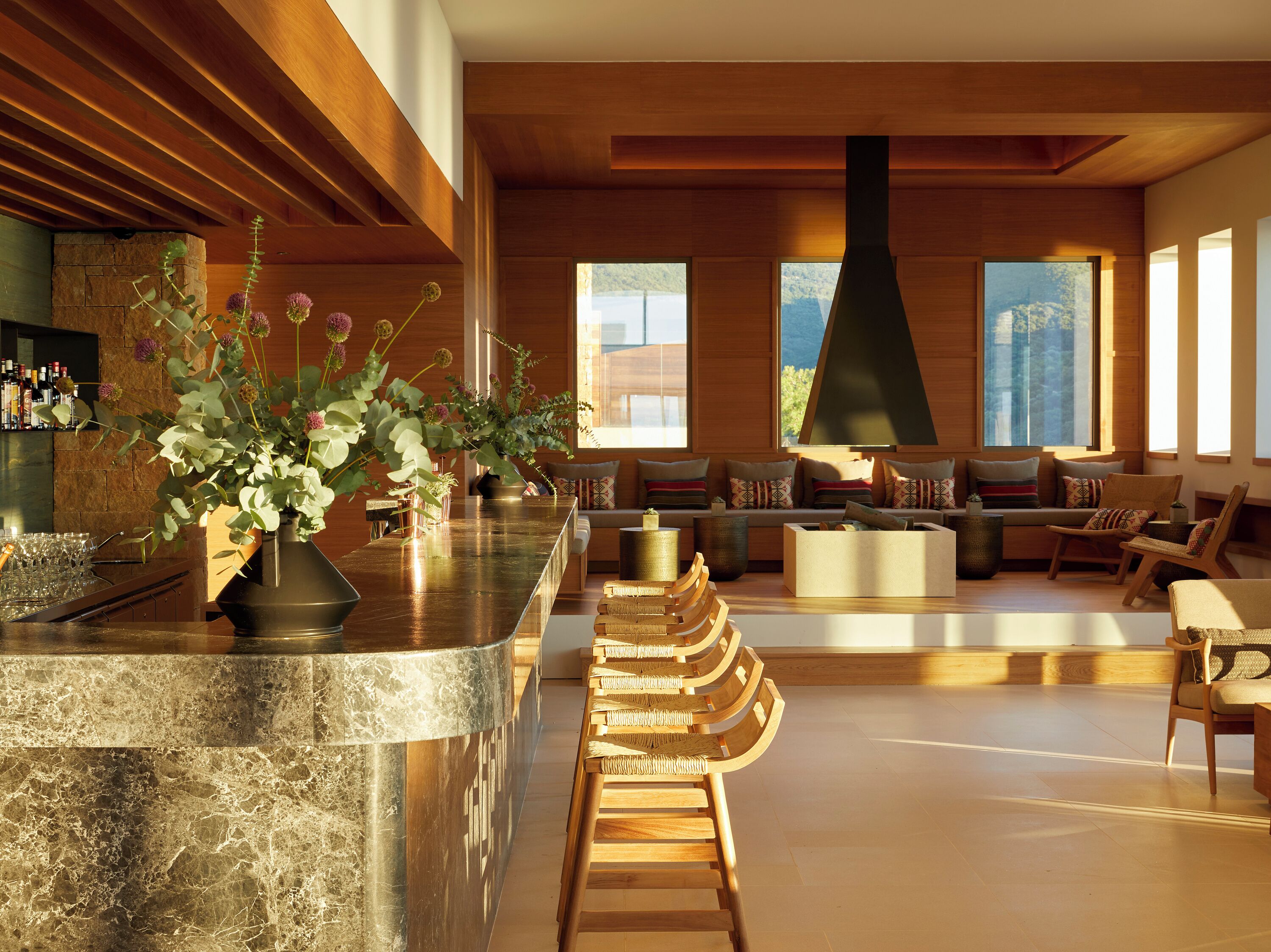 3 bars/lounges, poolside bar, beach bar