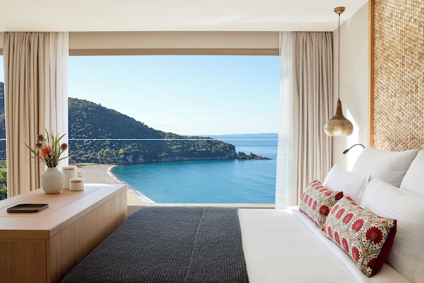 Suite, alberca privada, vista al mar (Maisonette) | Vista a la playa o el mar