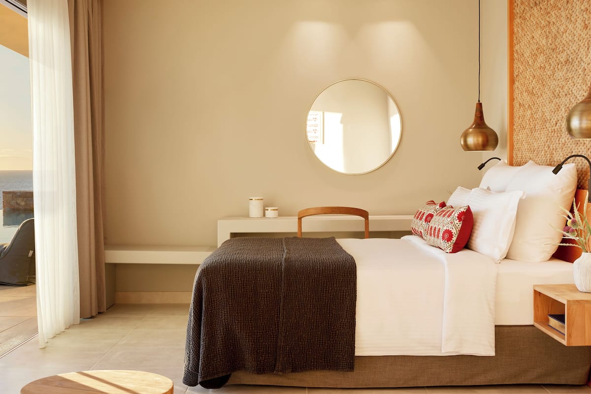 1 bedroom, premium bedding, minibar, in-room safe
