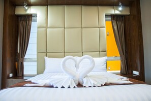 2 Bedrooms | In-room safe, desk, laptop workspace, blackout drapes - New Nordic Hotel Pattaya (Pattaya)
